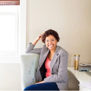 Meet your Posher, Amber